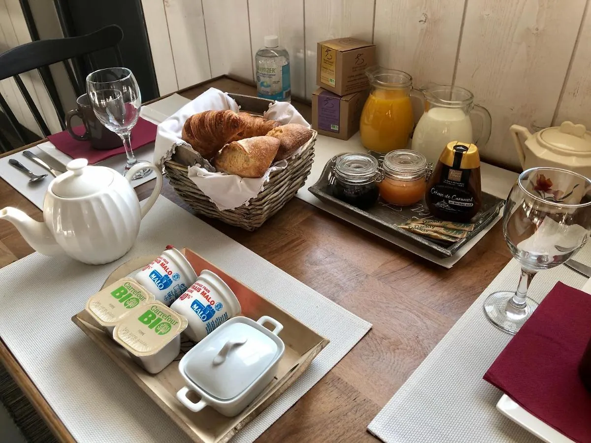 Le Grenier Du Jardin Bed & Breakfast Pontorson France