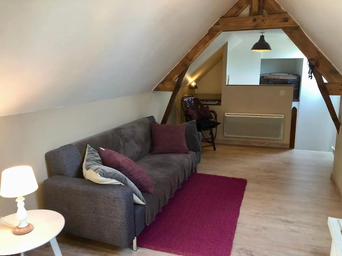 ***  Le Grenier Du Jardin Bed & Breakfast Pontorson France