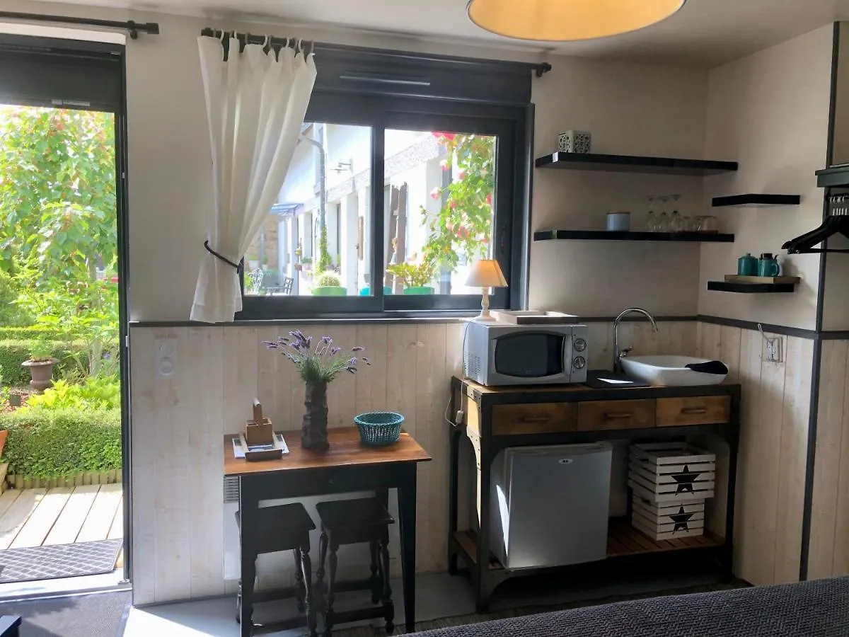 Le Grenier Du Jardin Bed & Breakfast Pontorson