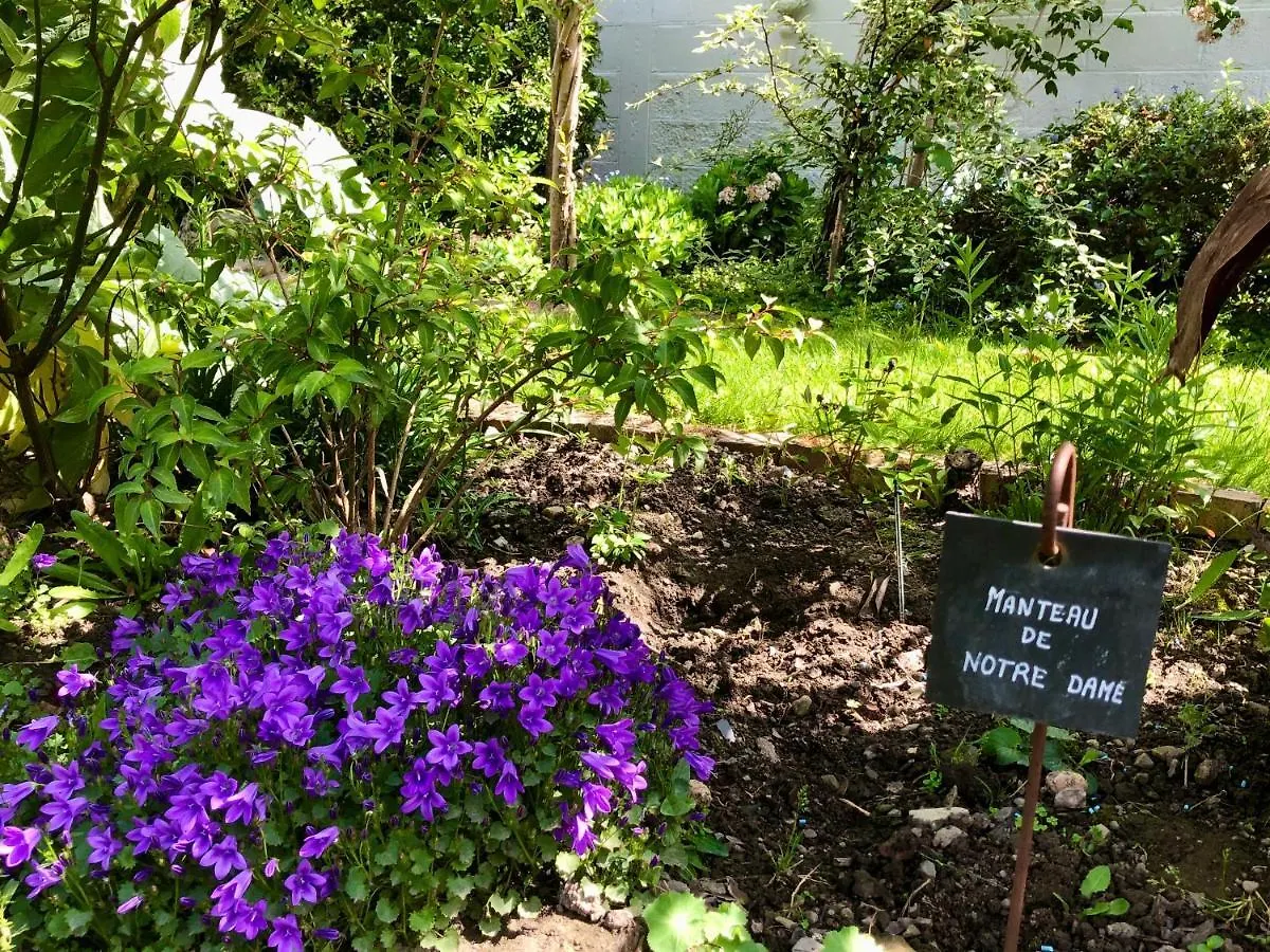 ***  Le Grenier Du Jardin Bed & Breakfast Pontorson France