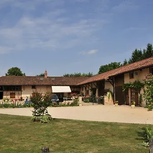 domaine-des-charmilles.hotels-rhonealpes.com/