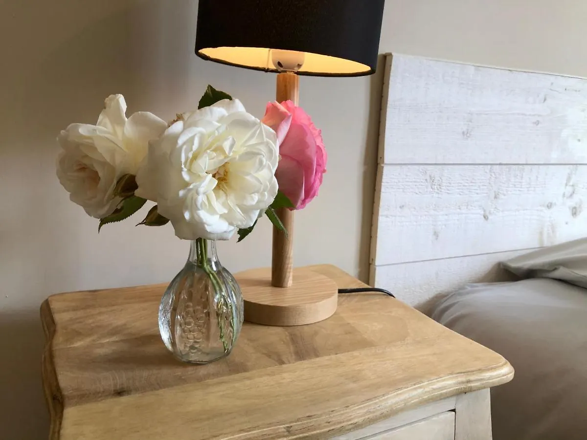 Bed & Breakfast Le Grenier Du Jardin Bed and Breakfast Pontorson