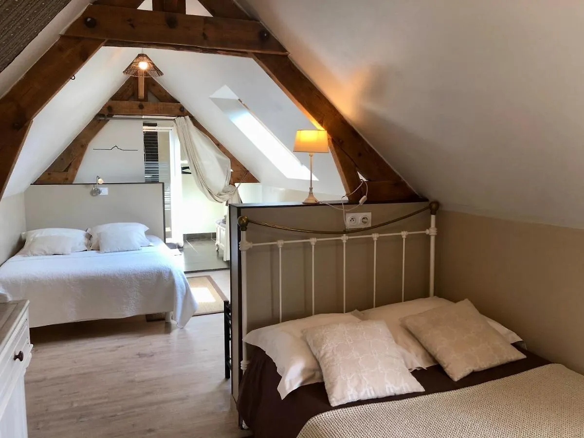 Le Grenier Du Jardin Bed & Breakfast Pontorson France
