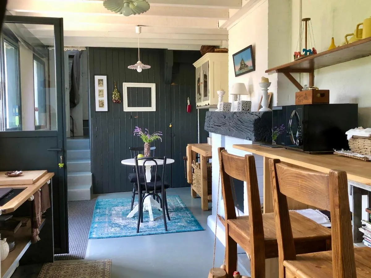 Le Grenier Du Jardin Bed & Breakfast Pontorson 3*,