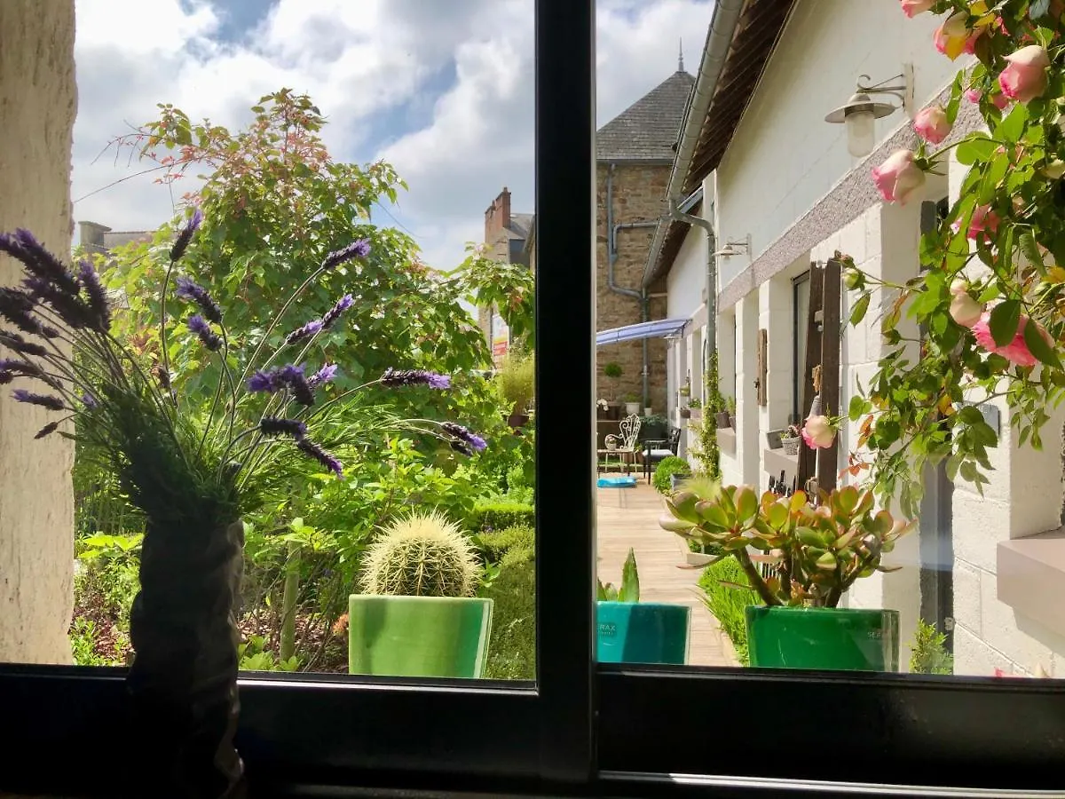 Bed & Breakfast Le Grenier Du Jardin Bed and Breakfast Pontorson